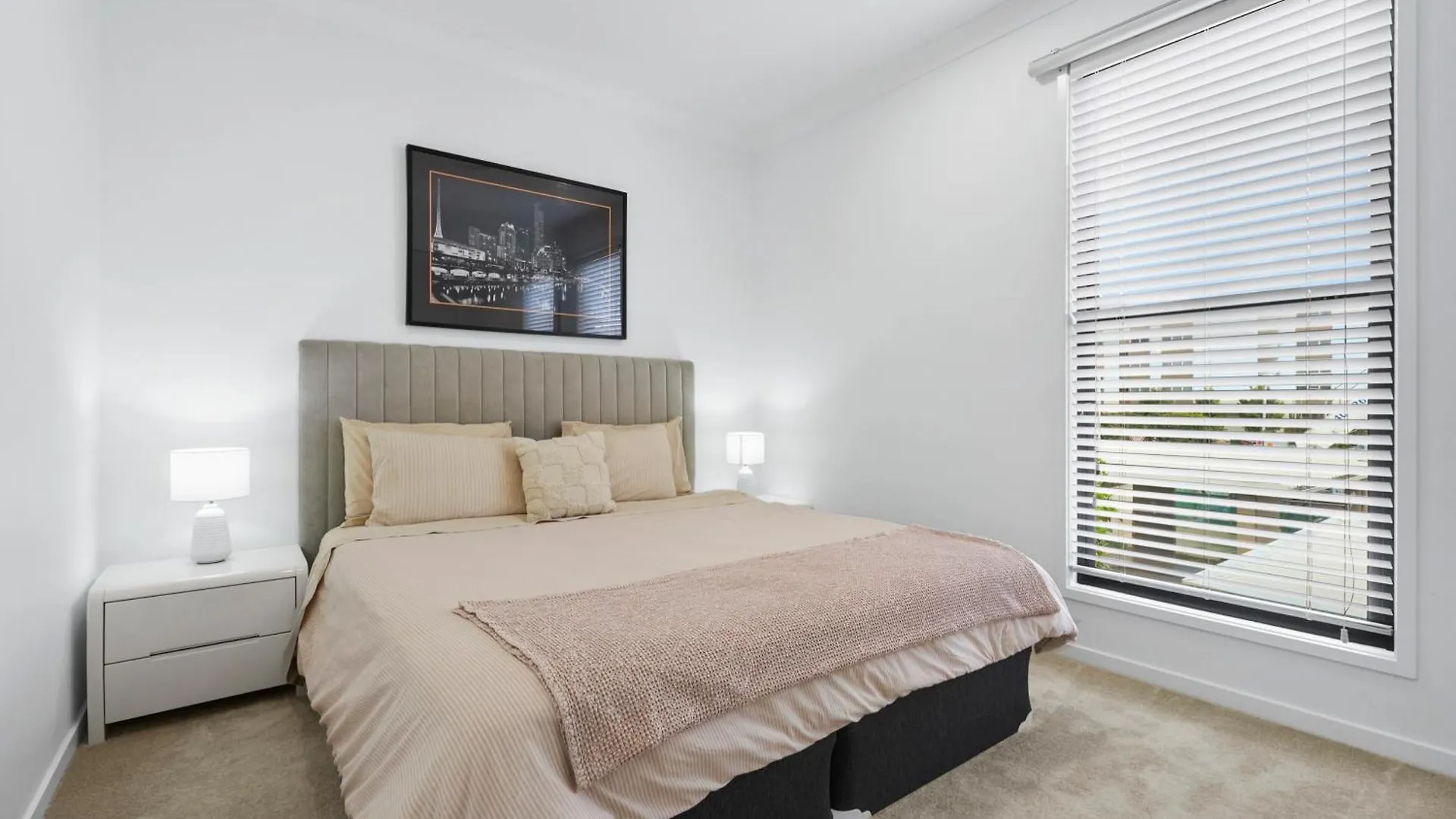 Spacious 4Br Townhouse In Prime Location Gold Coast Holiday home